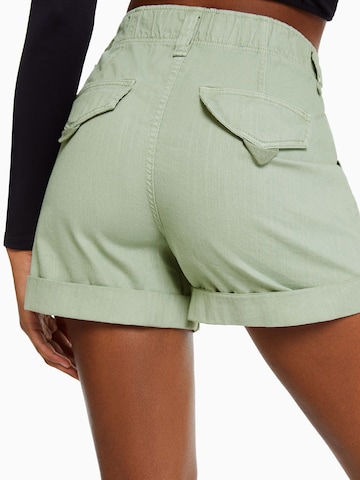 Bershka Regular Pants in Green