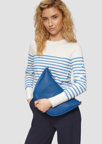 s.Oliver Schultertasche 'Halfmoon' in Blau