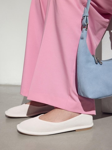 Ballerina '202-24105-1' di Estro in bianco: frontale