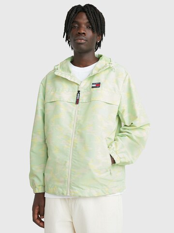 Tommy Jeans Between-Season Jacket 'Chicago' in Green: front