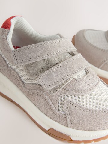 Baskets Next en blanc