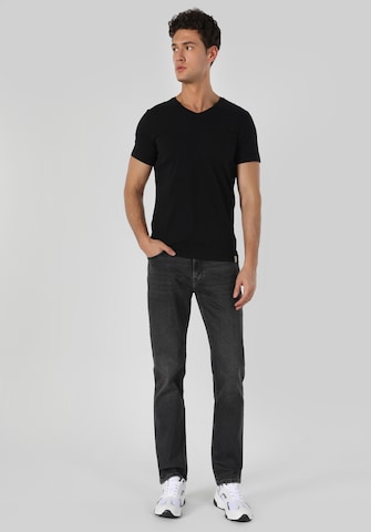 Colin's Shirt in Zwart