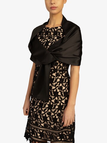 APART Scarf in Black: front
