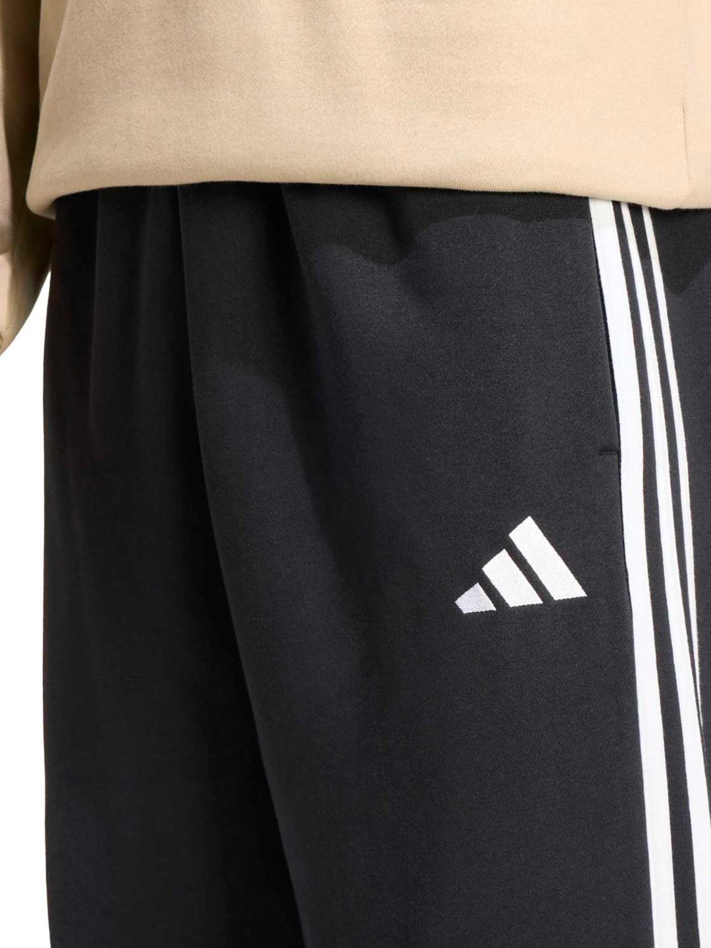 ADIDAS SPORTSWEAR Regular Спортен панталон 'Essentials 3-Stripes Fleece Tapered Open Hem' в черно