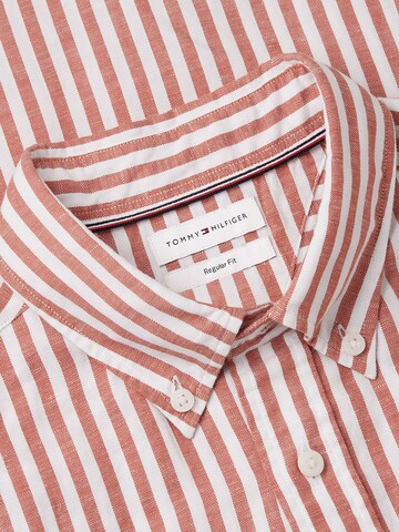 Coupe regular Chemise TOMMY HILFIGER en rouge