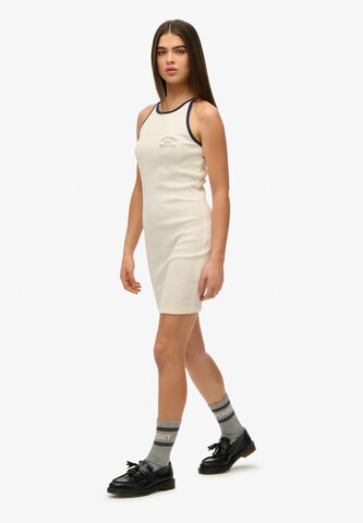 Robe 'Essentials' Superdry en blanc