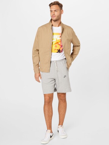 Nike Sportswear Regular Shorts in Grau