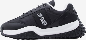 juoda Versace Jeans Couture Sportbačiai be auliuko 'FONDO HYBER DIS. 47': priekis