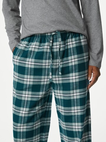 Marks & Spencer Pyjama lang in Grau