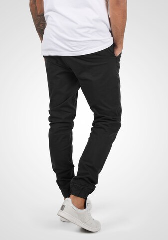 !Solid Regular Chino 'THEREON' in Zwart