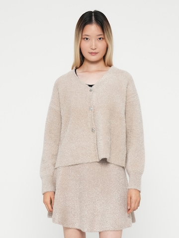 YAS Strickjacke 'YASLISTRA' in Beige: Vorderseite