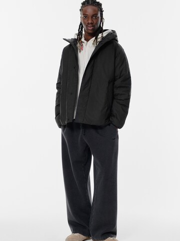 Pull&Bear Prehodna jakna | črna barva