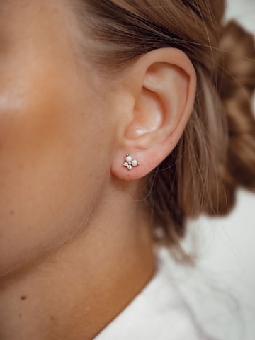 Hey Happiness Ohrringe 'Pearl Wings' in Silber: Vorderseite