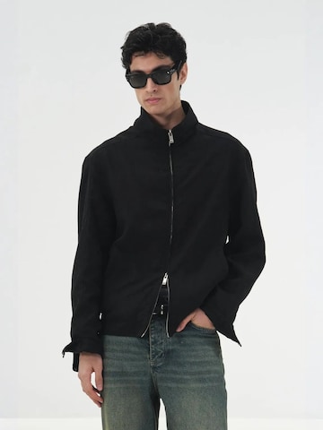 Giesto Between-season jacket in Black: front