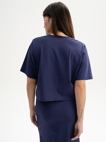 MELA T-shirt 'DESNA' i blå
