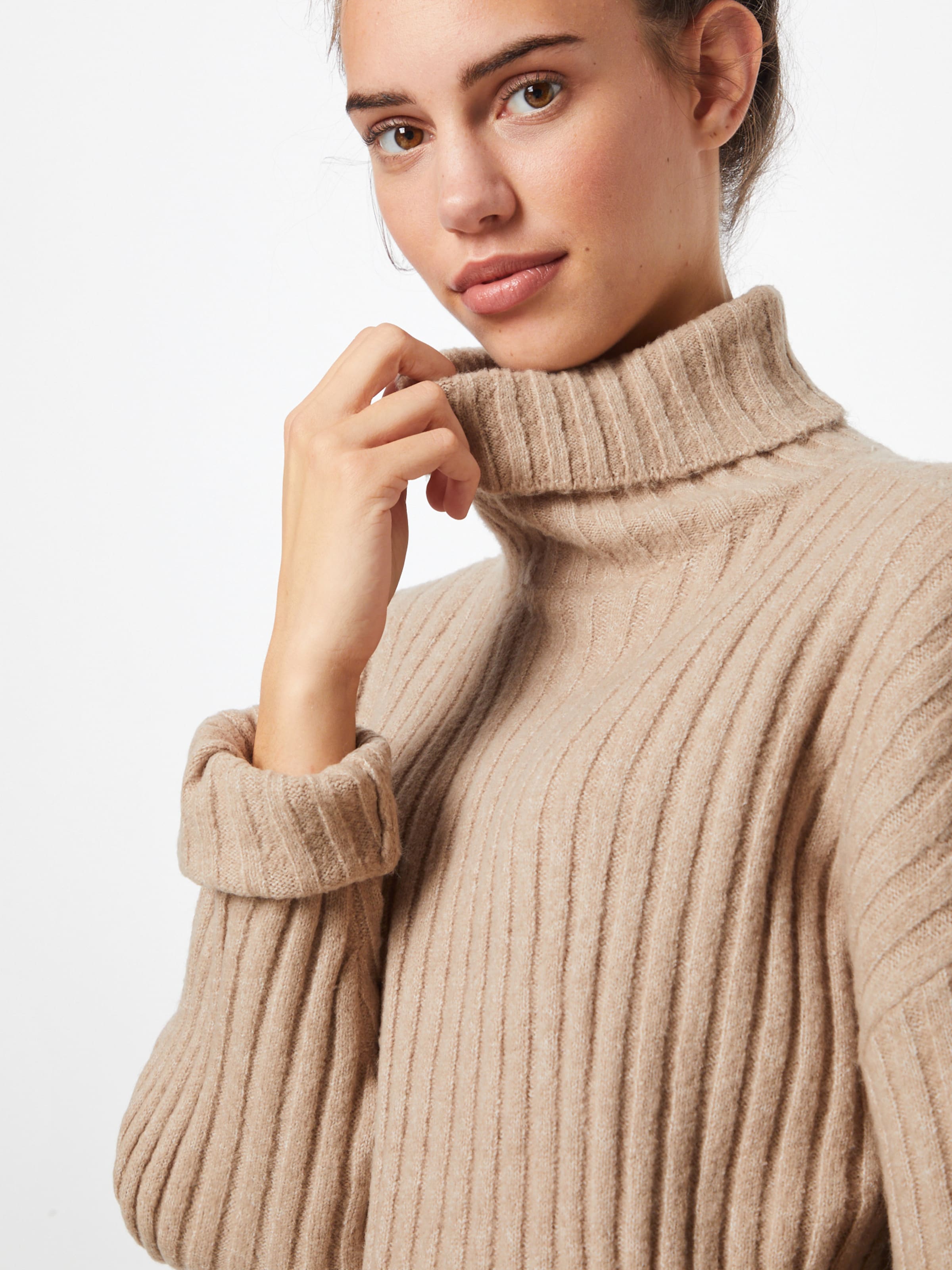 Stitch and Soul Pullover in Beige 