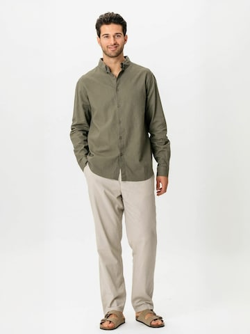 Coupe regular Chemise ' Linen Blend ' TEESHOPPEN en vert