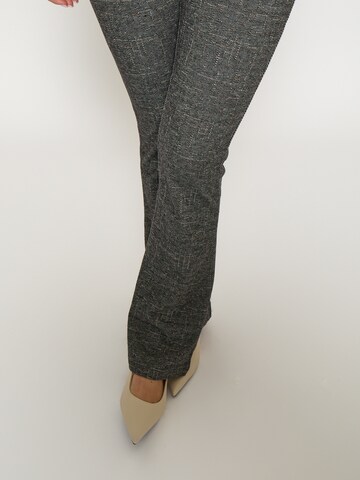 Flared Leggings 'Eninna' di DESIRES in grigio
