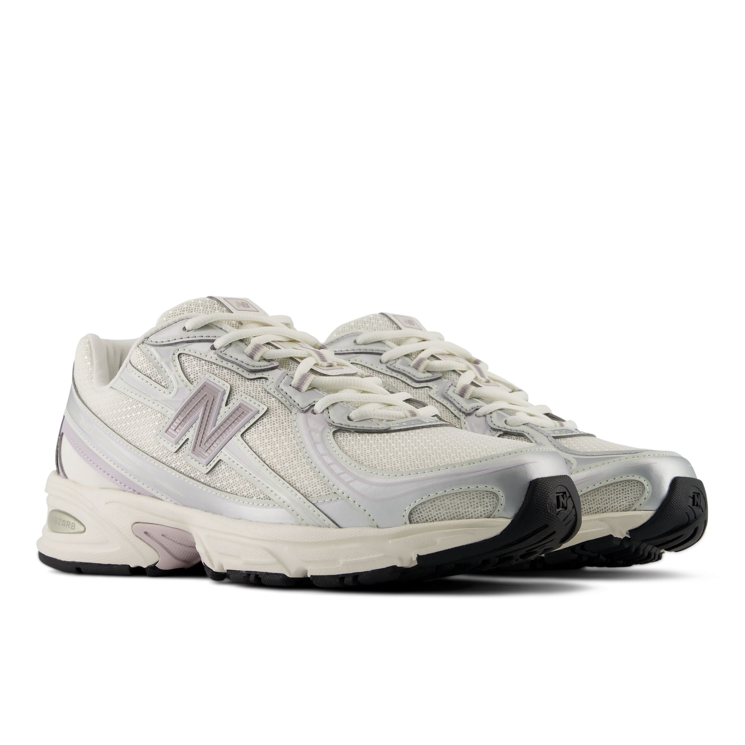new balance 'Sneaker 740'. in Grau