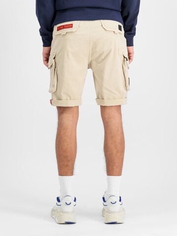 ALPHA INDUSTRIES Regular Shorts in Weiß
