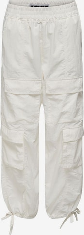 ONLY Tapered Cargo Pants in White: front