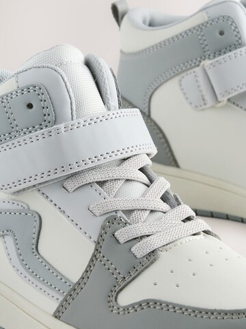 Next Кроссовки в Серый