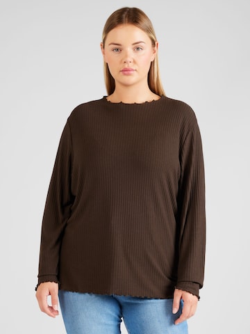 ONLY Carmakoma - Camiseta 'Ally' en marrón: frente