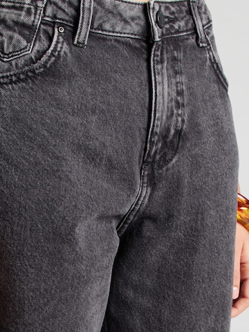 MUSTANG Tapered Jeans 'Charlotte' in Schwarz