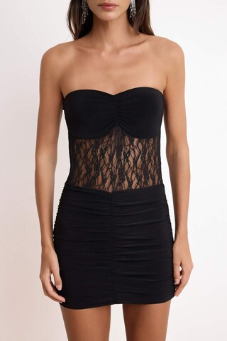 Trendyol - Vestido en negro