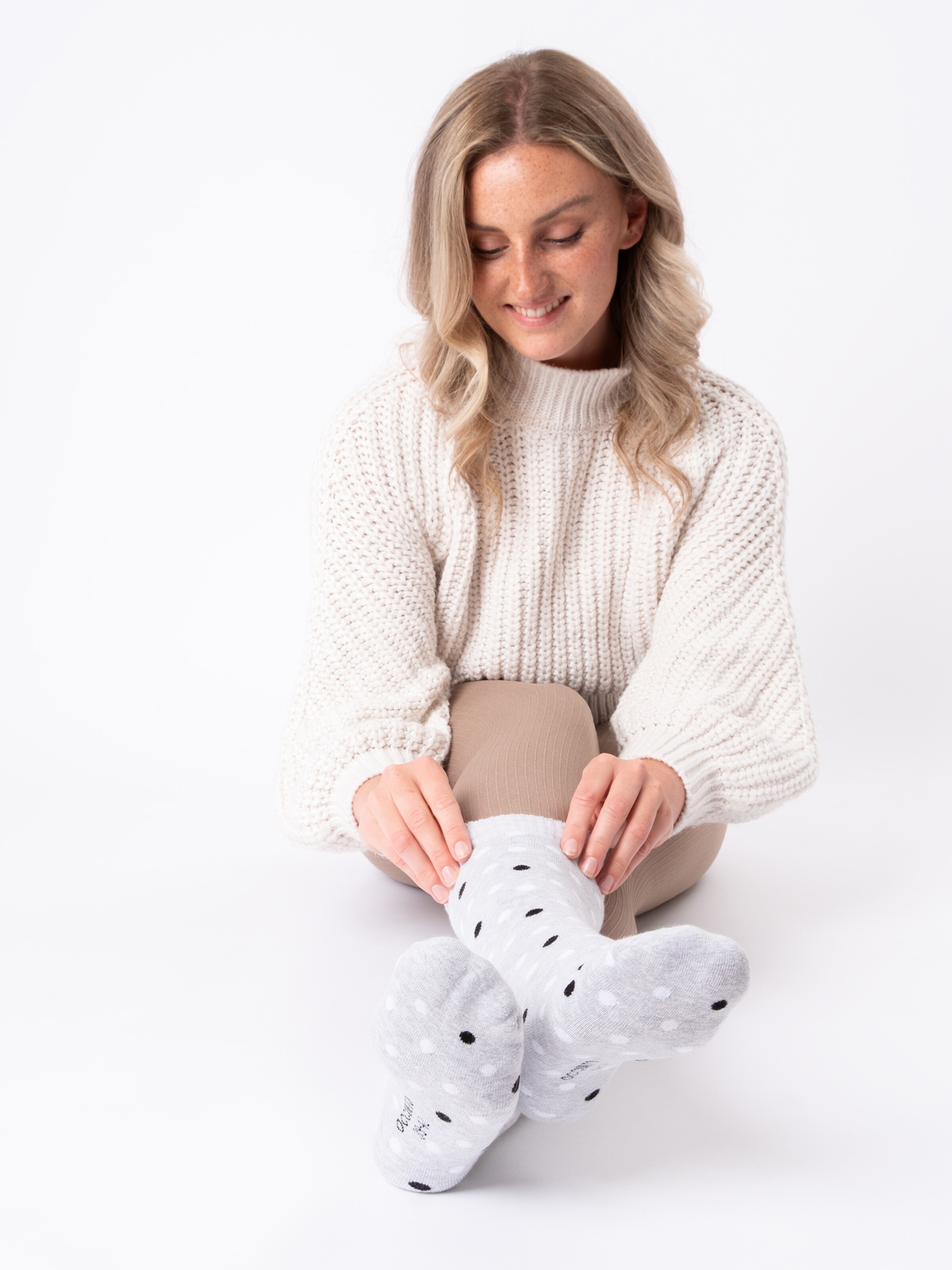 Occulto Socks 'Smilla' in White