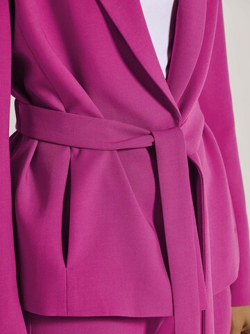 MADELEINE Blazers in Roze