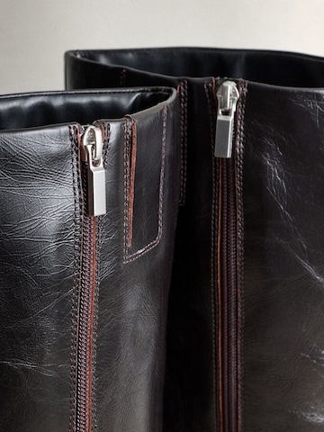 Cizme de la Next pe maro