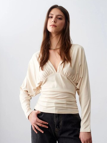 Dilvin Blusen in Beige: Vorderseite