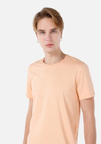 Colin's Shirt in Oranje