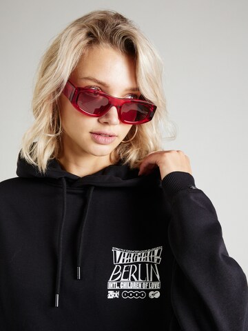 Vertere Berlin Sweatshirt 'CHILDREN OF LOVE' in Zwart