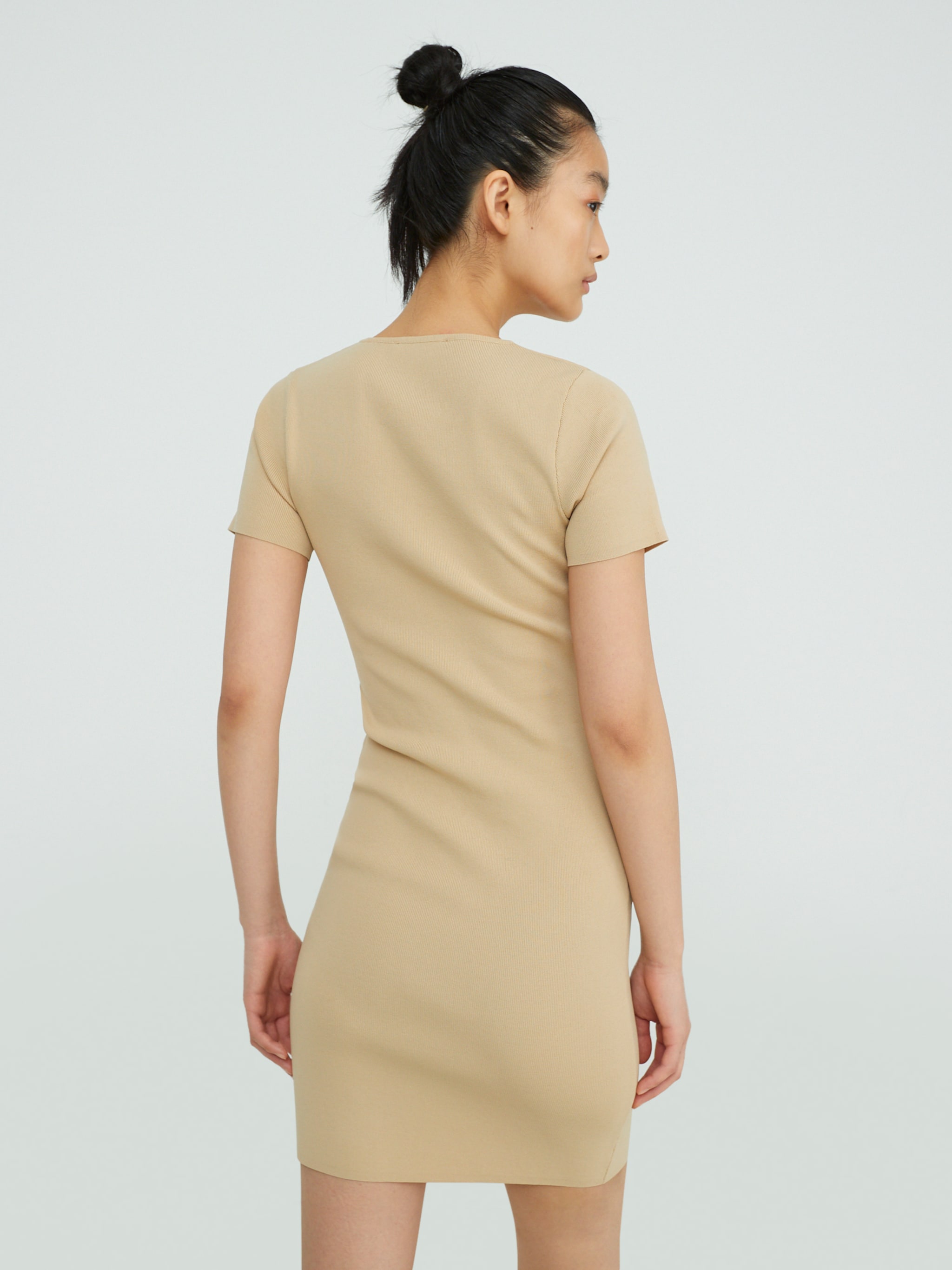 EDITED Produits Robe 'Ilona' beige