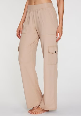 H.I.S Loose fit Cargo Pants in Beige: front