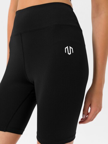 MOROTAI Skinny Sportshorts in Schwarz