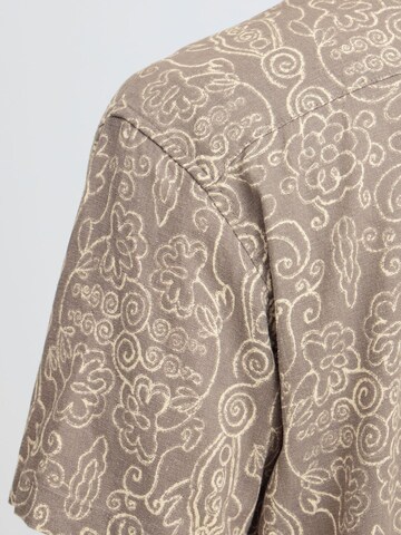 !Solid Comfort fit Button Up Shirt ' SDUtkolt ' in Beige