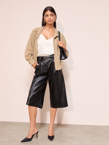 Friends Like These Wide leg Pleat-front trousers in Black