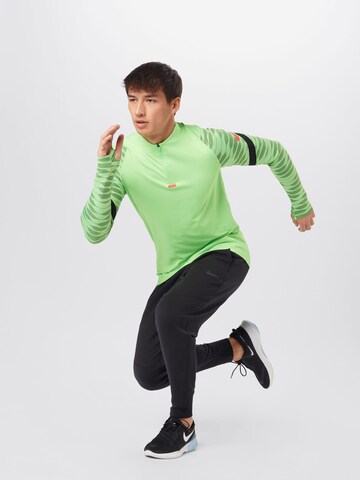 NIKETehnička sportska majica 'Strike' - zelena boja
