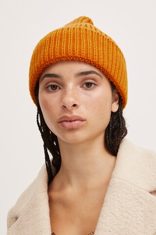 ICHI Beanie in Orange: front