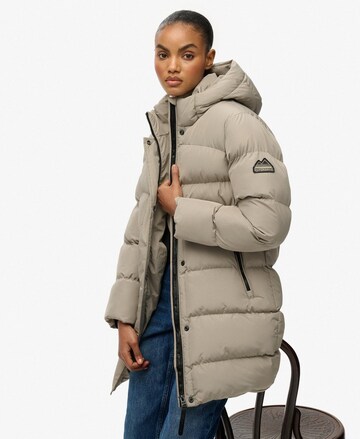 Superdry Tussenjas in Beige