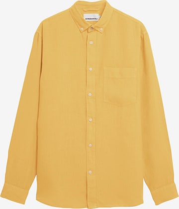 Chemise ARMEDANGELS en jaune : devant