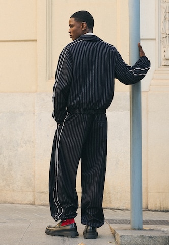 Bershka Wide Leg Laskoshousut värissä sininen