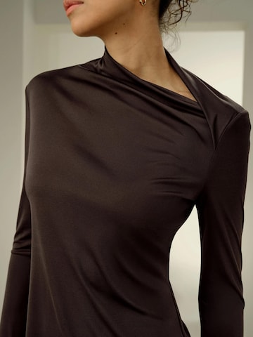 Lilysilk Top 'Seidenjersey Schmales Langarm Top' in Bruin