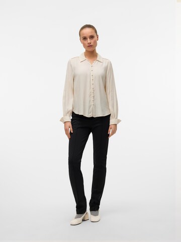 VERO MODA regular Παντελόνι 'VMLUCCA' σε μαύρο