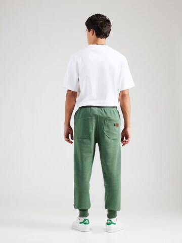 Effilé Pantalon naketano en vert : derrière