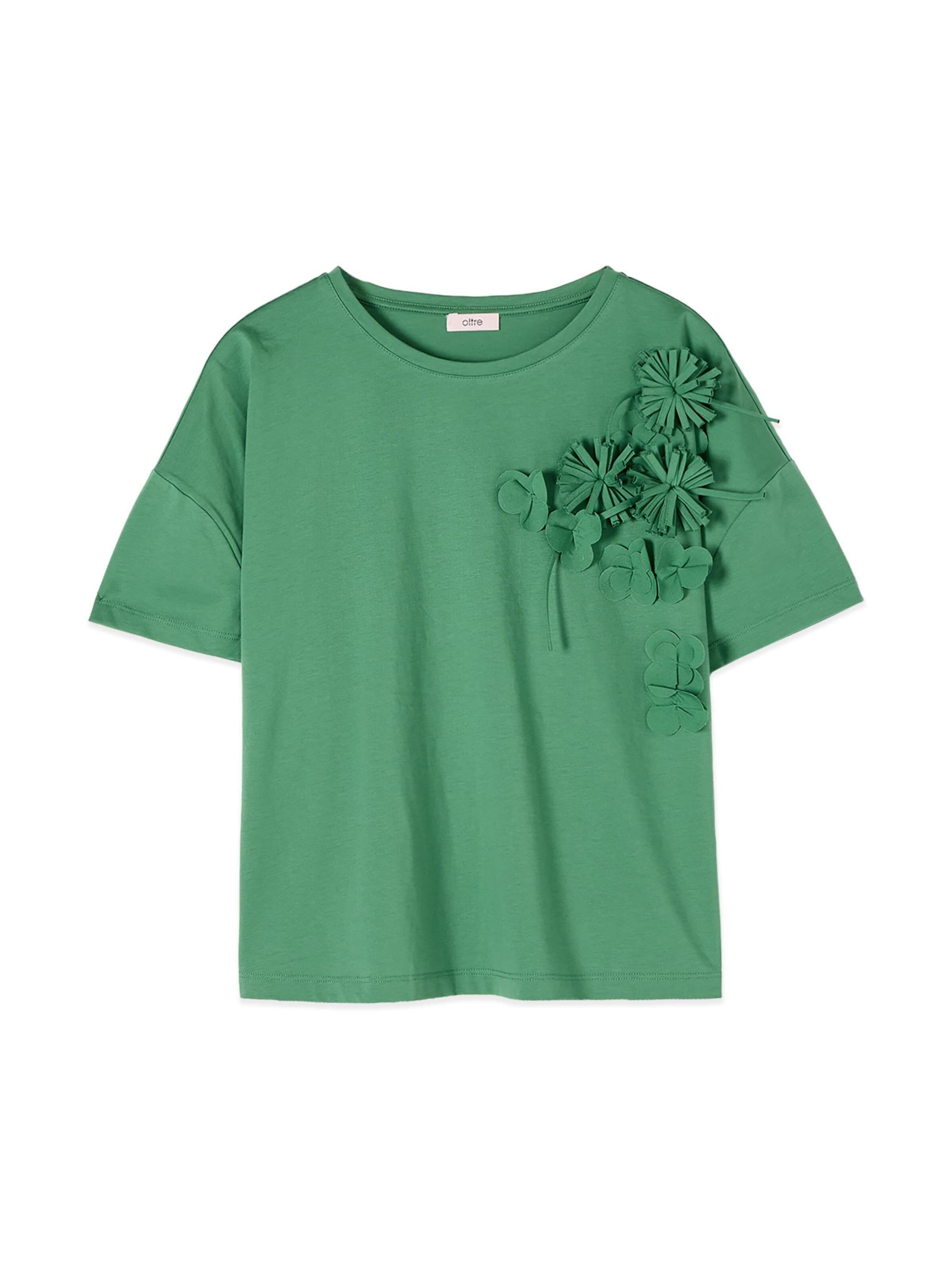 Top di oltre in verde: frontale