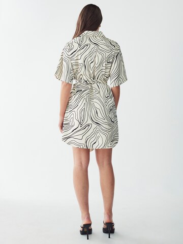 Abito camicia 'MAISEY' di Willa in bianco: dietro